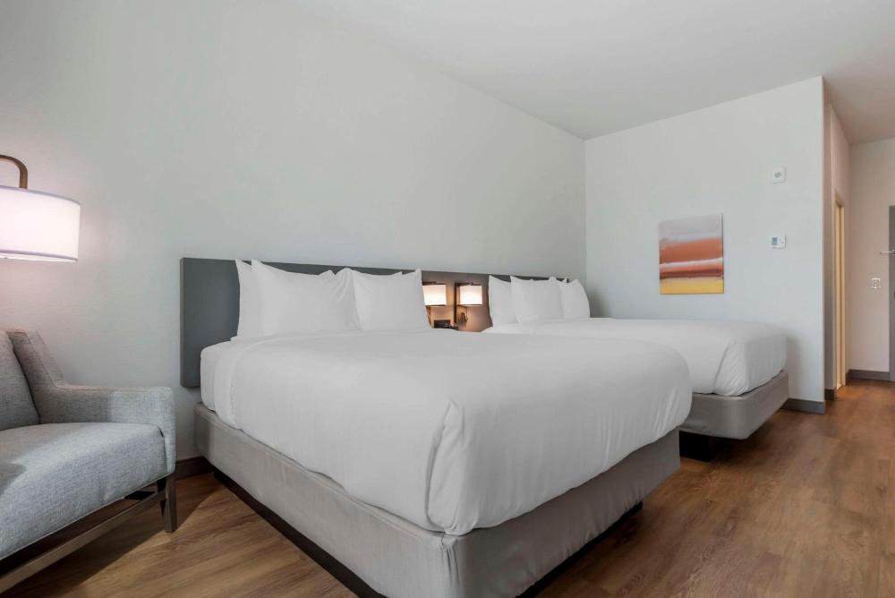 Family Room with Two Queen Beds - Non Smoking interior